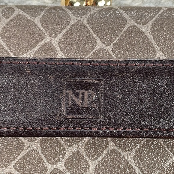 Nina Ricci Leather Compact Kisslock Wallet Classic Casual Everyday - Picture 3 of 17